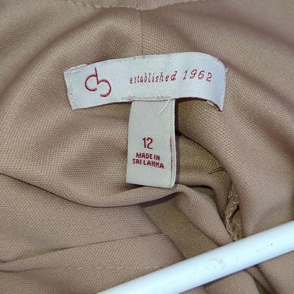 Woman's dress - Picture 3 of 3